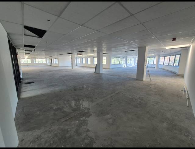 877M² OFFICE TO LET IN WOODMEAD